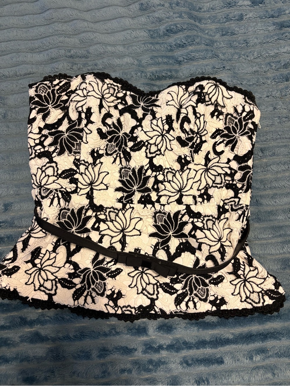 NWOT WHBM Black & White Floral Lace Strapless Bustier Top